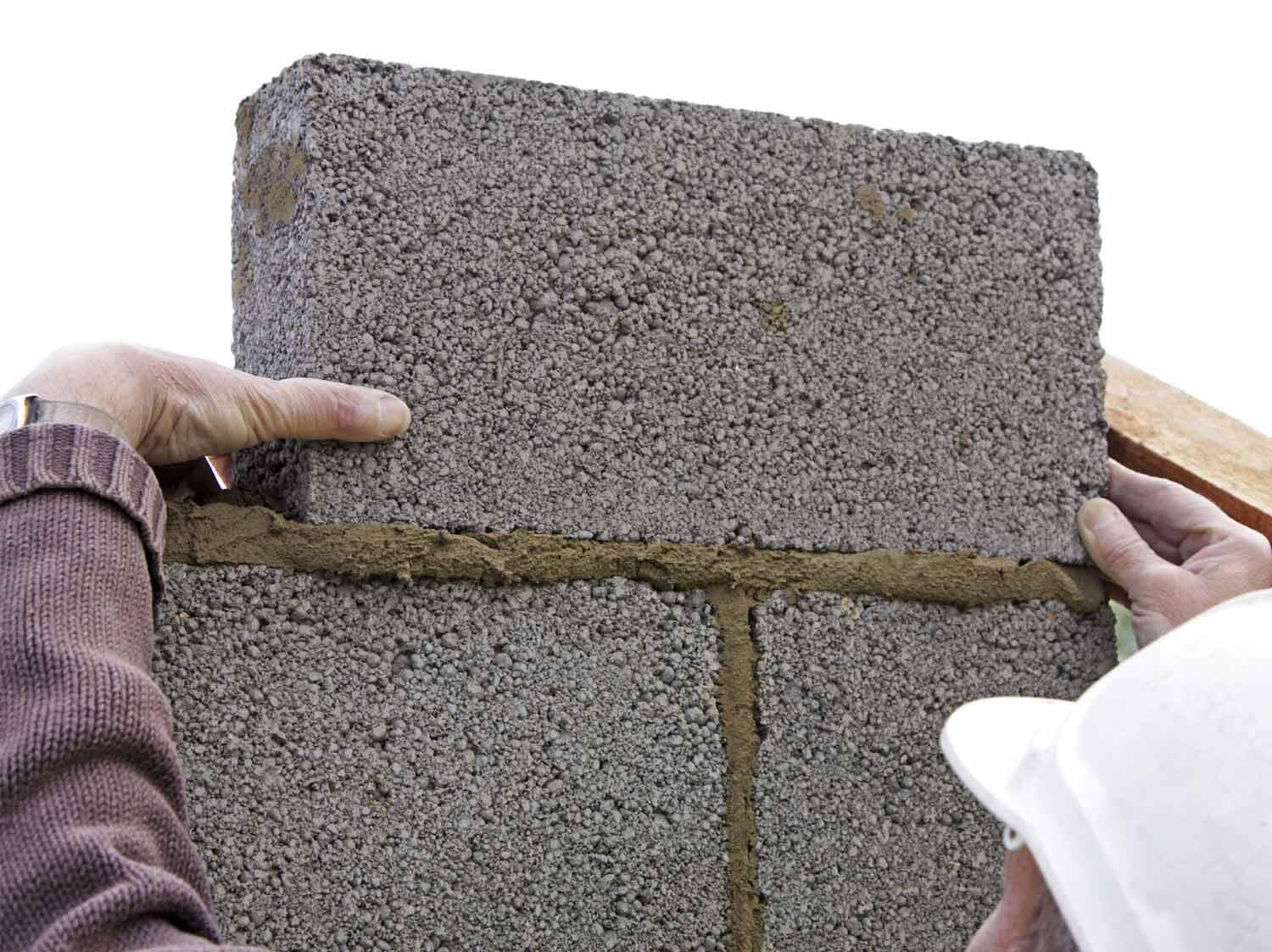 Décidément les murs ça tombe ...